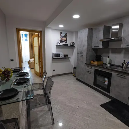 Fiera & Luna Appartament 아파트