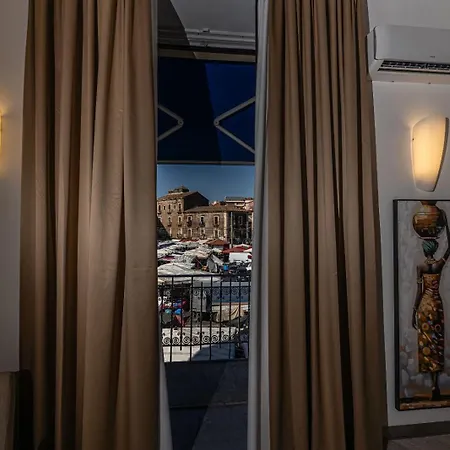 아파트 Fiera & Luna Appartament 카타니아